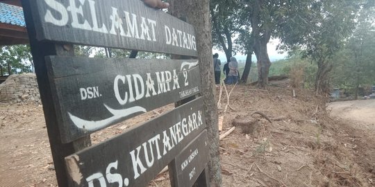 Cerita warga satu kampung di Karawang hidup gelap gulita karena listrik diputus