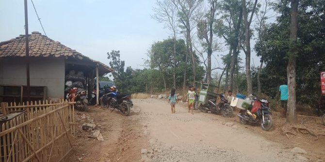 pln putus aliran listrik di kampung cidampa