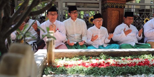 Ziarah ke makam Hasyim Asy'ari, Prabowo-Sandi napak tilas resolusi jihad