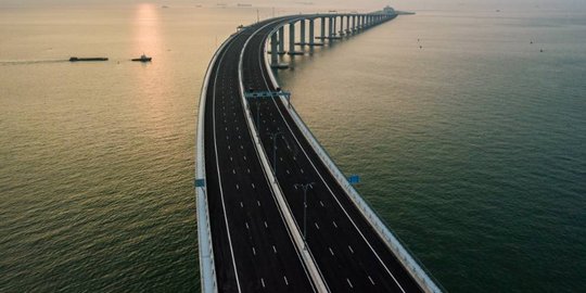 Xi Jinping buka jembatan terpanjang di dunia hubungkan China, Hong Kong, dan Macau