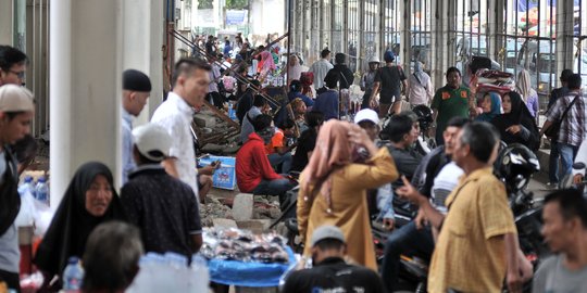 Semrawutnya Jalan Jatibaru akibat pembangunan Skybridge belum selesai