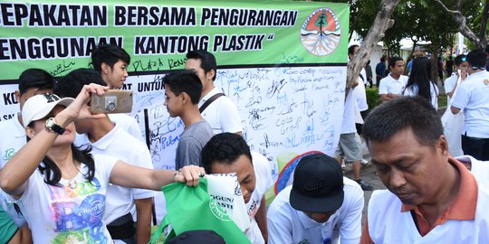 Pemkot Denpasar larang toko sediakan kantong plastik mulai 1 Januari 2019