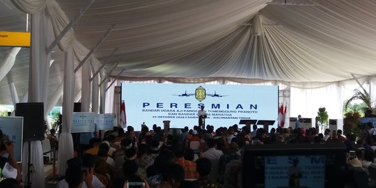 Presiden Jokowi resmikan Bandara APT Pranoto dan Maratua