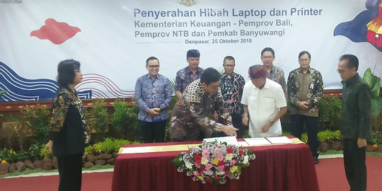 Hibahkan 500 laptop, Sri Mulyani harap bisa cetak 'Jack Ma' Indonesia