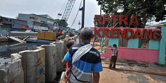 Imbas proyek turap, RPTRA Krendang ditutup