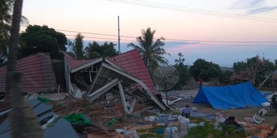 Korban gempa Lombok keluhkan persyaratan pencairan bantuan rumah