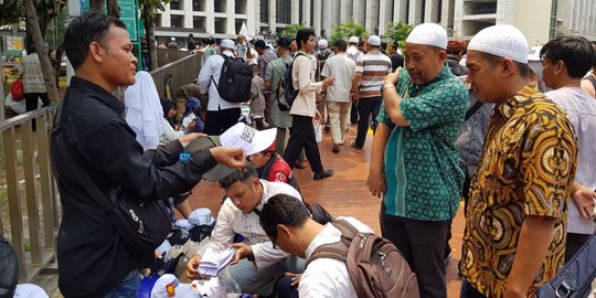 Peserta Aksi Bela Tauhid mulai berkumpul di masjid Istiqlal