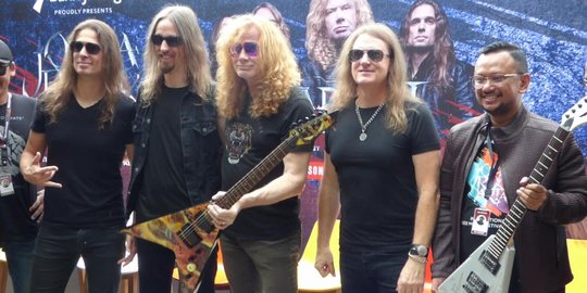 Bantu korban bencana Sulteng, Megadeth lelang dua gitar