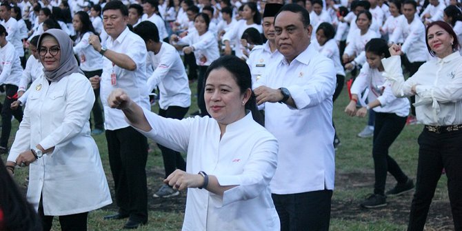 Menko Puan dan para menteri menari poco-poco di Pekan Kerja Nyata Revolusi Mental