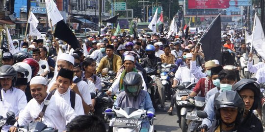 Aksi bela tauhid di Poso, massa sempat ganti bendera merah putih dengan warna hitam