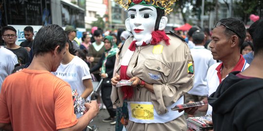 Aksi ondel-ondel sosialisasi e-Tilang di CFD