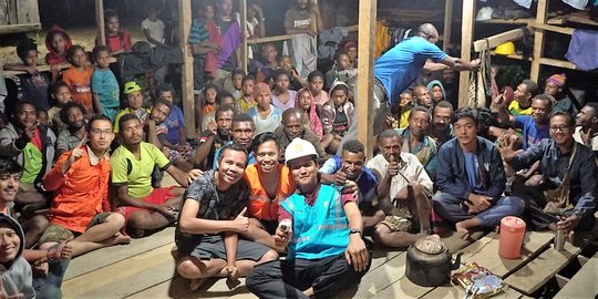 Desa Kwaebandan di Papua kini sudah dialiri listrik