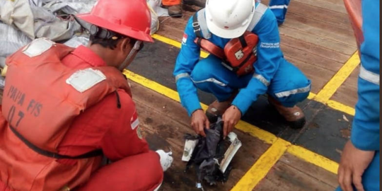 Video serpihan pesawat Lion Air JT 610 jatuh di perairan Karawang