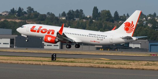 Basarnas duga tekanan keras Lion Air saat menuju air membuat adanya serpihan