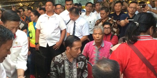 Jokowi temui keluarga korban Lion Air JT 610 di Posko Crisis Center