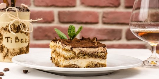 5 resep kue enak tanpa oven dan kukus, cukup dibekukan di lemari es