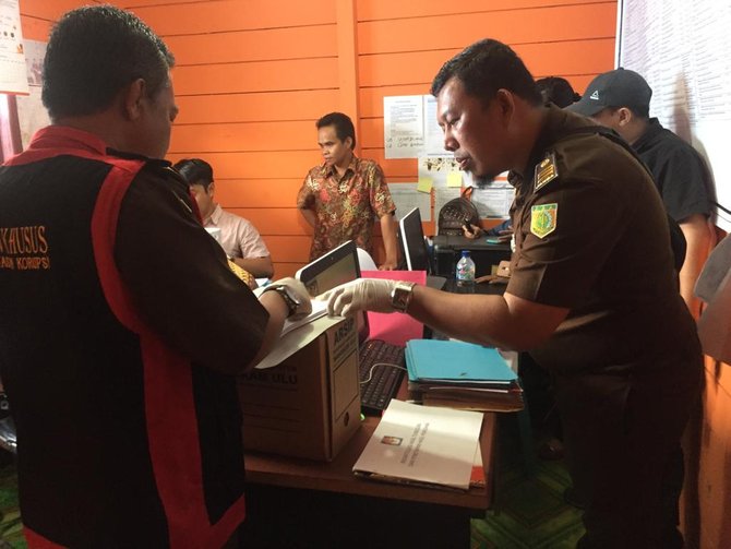 kejaksaan geledah kantor kpu mahakam ulu