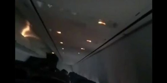 dalam pesawat yang panik rev1