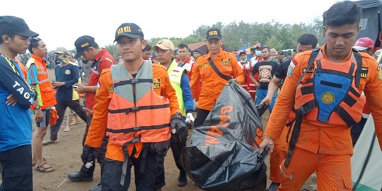 Tim SAR temukan bagian belakang pesawat sejauh 3 KM dari titik JT610 jatuh