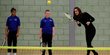 Gaya serba hitam Kate Middleton saat main tenis