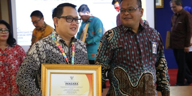 Kabiro Perencanaan Kemensos terima penghargaan Top 10 Inagara Award 2018