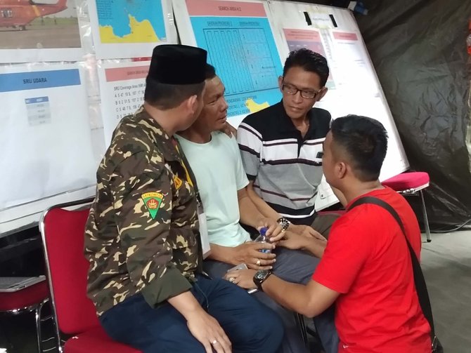 serpihan dan properti milik korban pesawat lion air
