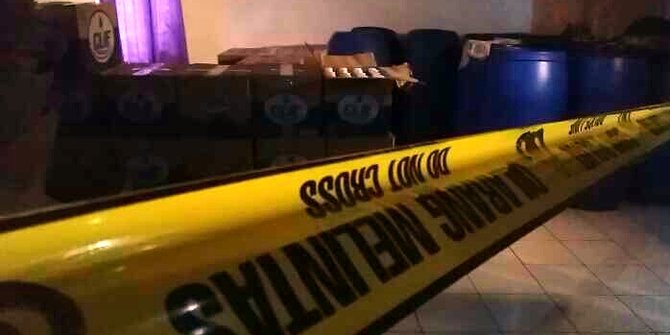 Jadi pabrik ciu beromzet Rp 200 juta, dua rumah di Bekasi digerebek polisi