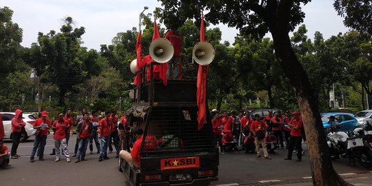 Jelang penetapan UMP DKI 2019, buruh minta Anies Baswedan tepati janji kampanye