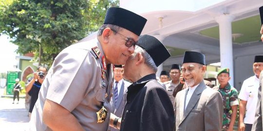 Keliling pesantren, Kapolda Jatim minta doa diringankan jaga keamanan Pemilu