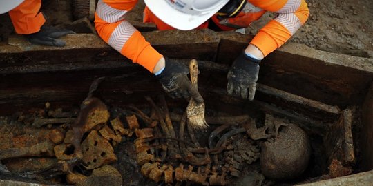 Penemuan situs pemakaman tua dari abad ke-18 di proyek kereta cepat London