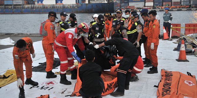 Cek ada bahan peledak atau tidak, polisi ambil sampel barang korban Lion Air