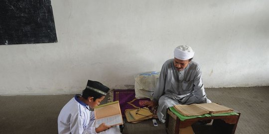 pesantren al farros rev1
