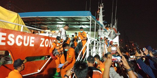 Hingga Jumat malam, total 73 kantong jenazah korban Lion Air jatuh ditemukan