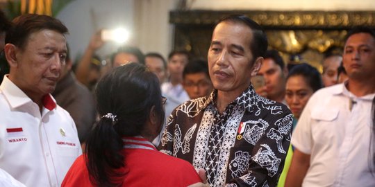 Jokowi: Kalau buat isu yang cerdas gitu lho