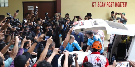 Tim DVI identifikasi 3 korban Lion Air: Endang Bagusnita, Wahyu Susilo & Fauzan Azima