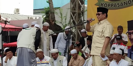 Hadiri haul Mbak Priok, Prabowo ogah dianggap kampanye