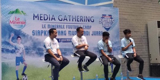 Persiapkan generasi muda berprestasi, Le Minerale adakan program pelatihan sepak bola