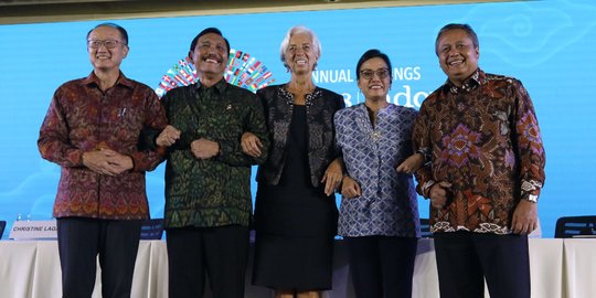 Bawaslu putuskan pose satu jari Luhut dan Sri Mulyani bukan pelanggaran pemilu