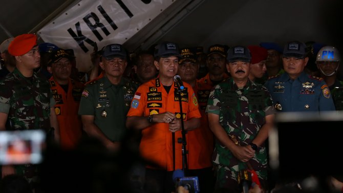 kabasarnas dan panglima tni konpers terkait lion air jt