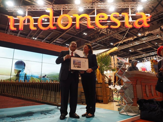 menpar terima penghargaan dari lonely planet di wtm london