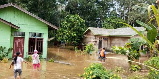 4.384 Rumah di Indragiri Hulu terendam banjir, termasuk 1 gedung SMP