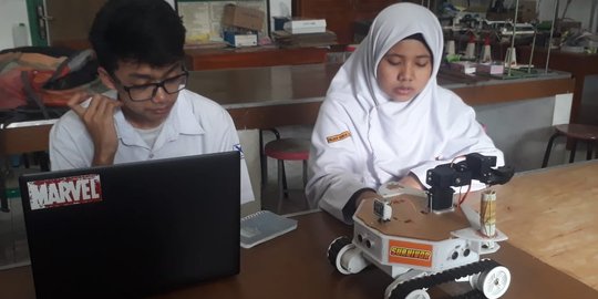 Alasan 2 siswa di Solo ciptakan 'The Survivor', robot pencari korban bencana alam