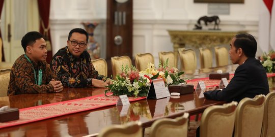 Didampingi Menpora, atlet angkat besi Eko Yuli bertemu Jokowi di Istana