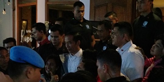 Jokowi gelar pertemuan tertutup dengan relawan di Kemang