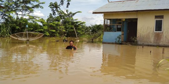 Ribuan rumah di Inhu Riau terendam air 1 meter, status siaga banjir