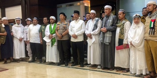 Usai bertemu pimpinan ormas Islam, Wiranto sebut kasus pembakaran bendera selesai