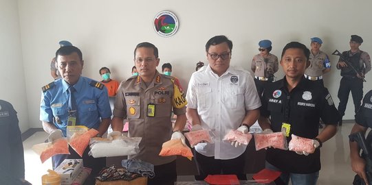 Bawa Ribuan Pil Ekstasi ke Indonesia, Residivis Asal Malaysia Ditangkap Polisi