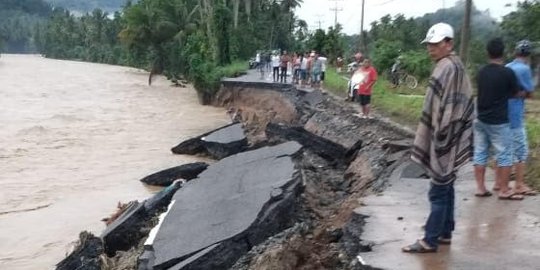 3 Titik Longsor di Madina Hambat Distribusi Bantuan Untuk Korban Banjir