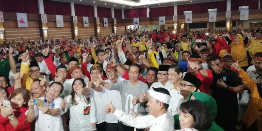 Jokowi Hadiri Konsolidasi Timses di Bandung, Ridwan Kamil & Dedi Mulyadi Mendampingi