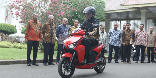 Bantah Rizieq, Ma'ruf Sebut Jokowi Dapat Citra Baik Dari Hasil Kerjanya